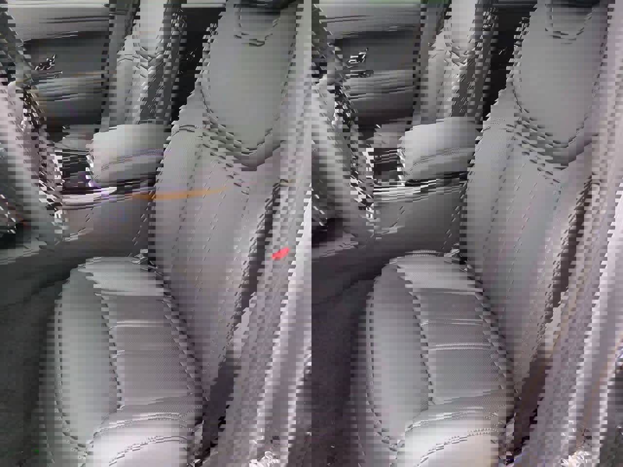 New 2025 Land Rover Range Rover Sport SE image 16