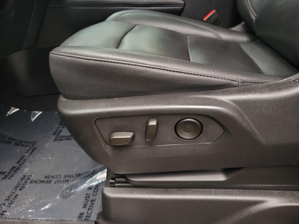 Used 2025 Chevrolet Tahoe LT RWD image 17