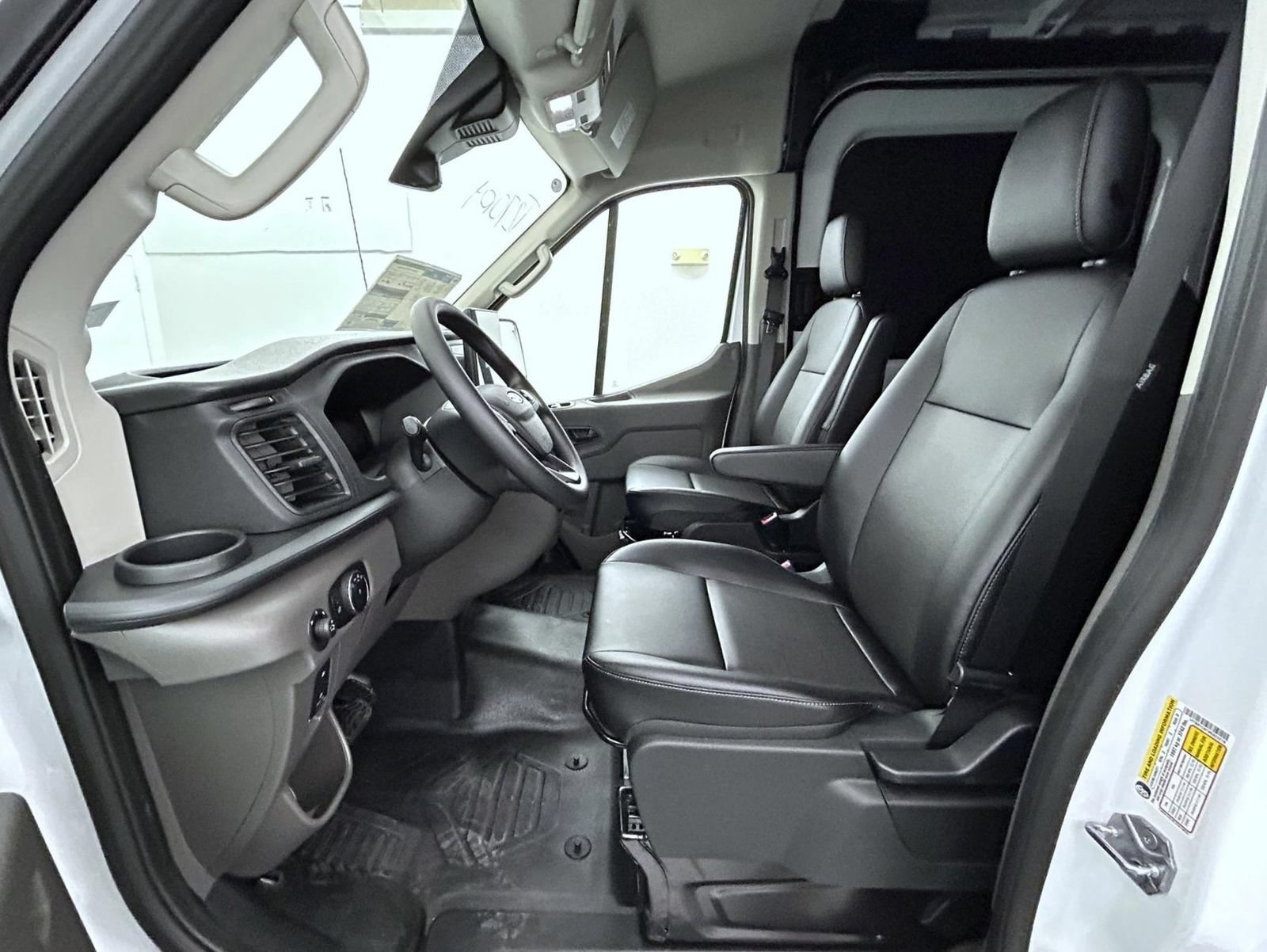 New 2027 Ford Transit 250 148 Medium Roof w/ Load Area Protection Package RWD image 10