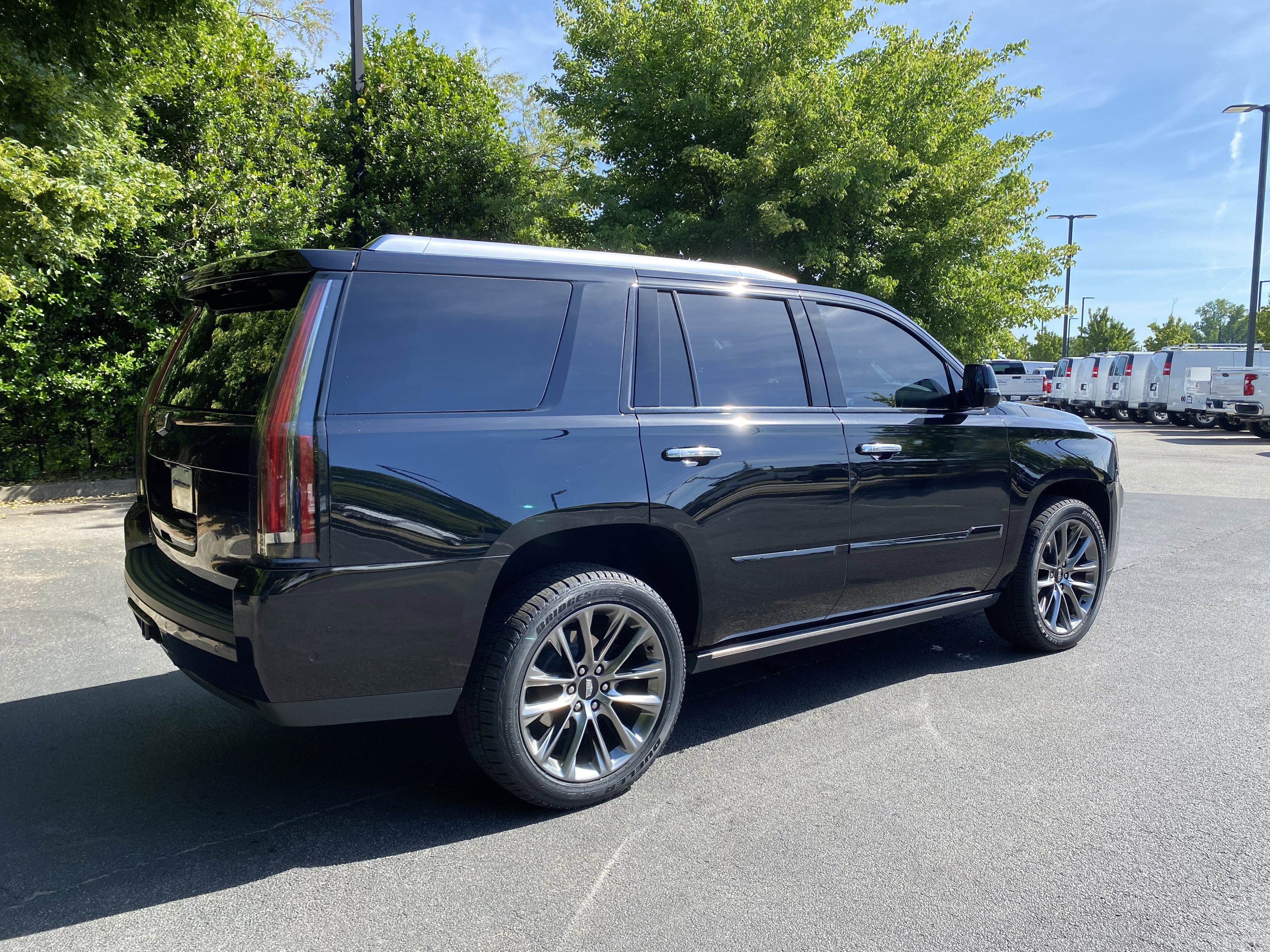 Used 2019 Cadillac Escalade Premium Luxury w/ Escalade Sport Edition AWD/4WD image 9