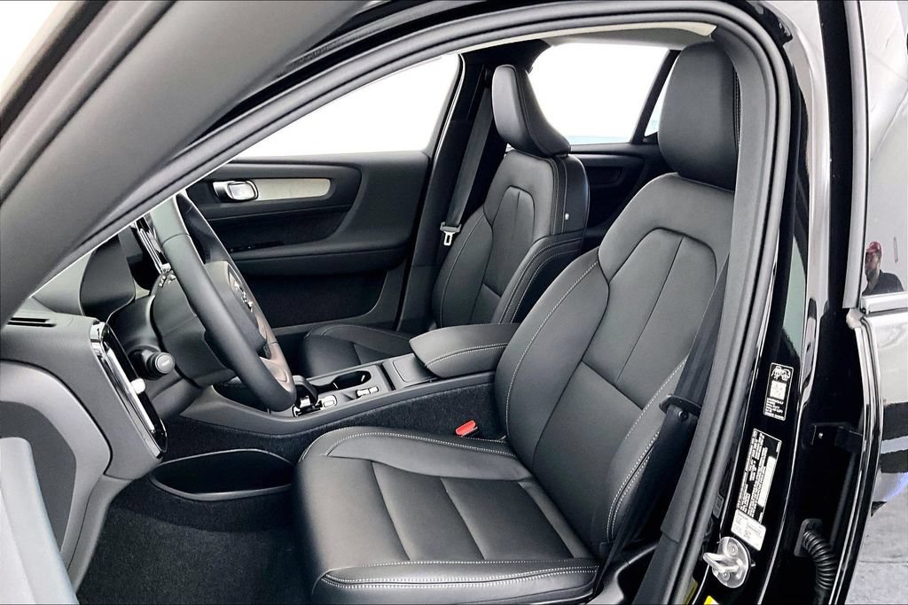 New 2026 Volvo XC40 B5 Core w/ Protection Package Premier AWD/4WD image 25