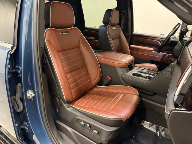 Used 2025 GMC Sierra 3500 Denali Ultimate image 34