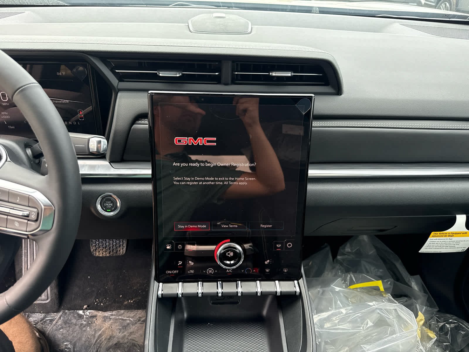New 2027 GMC Terrain Elevation w/ Technology Package II AWD/4WD image 17