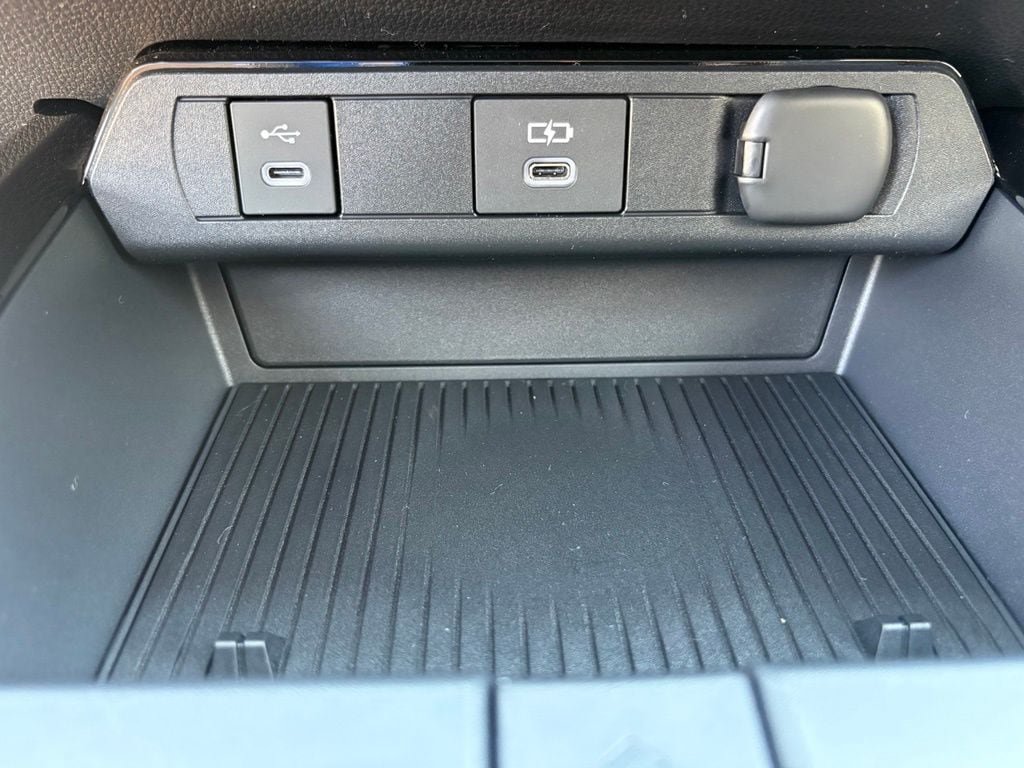 New 2026 Toyota Prius Plug-In Hybrid FWD image 20