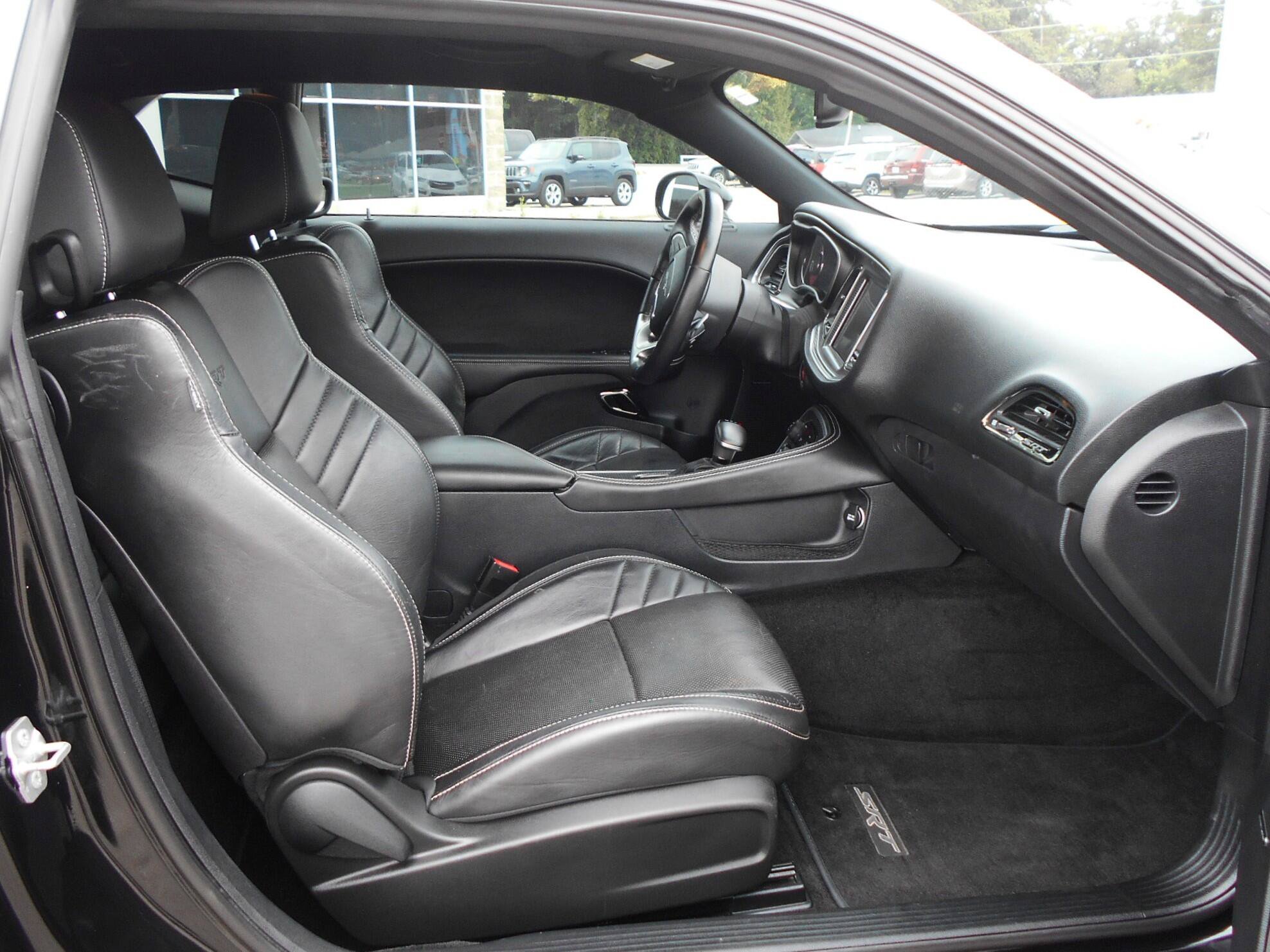 Used 2015 Dodge Challenger SRT Hellcat RWD image 19