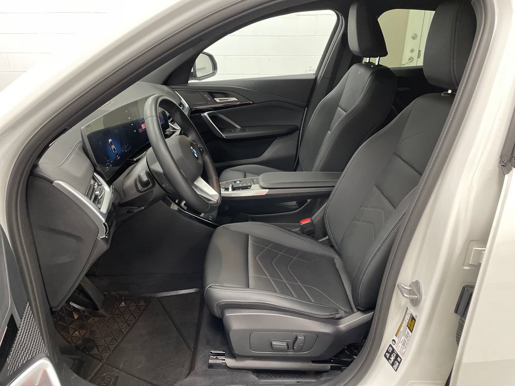 Used 2026 BMW X2 xDrive28i AWD/4WD image 5