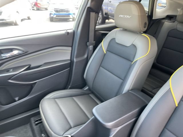 New 2026 Chevrolet Trax ACTIV w/ Sunroof Package FWD image 24