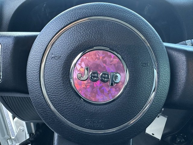 Used 2015 Jeep Wrangler Unlimited Sahara w/ Connectivity Group image 13