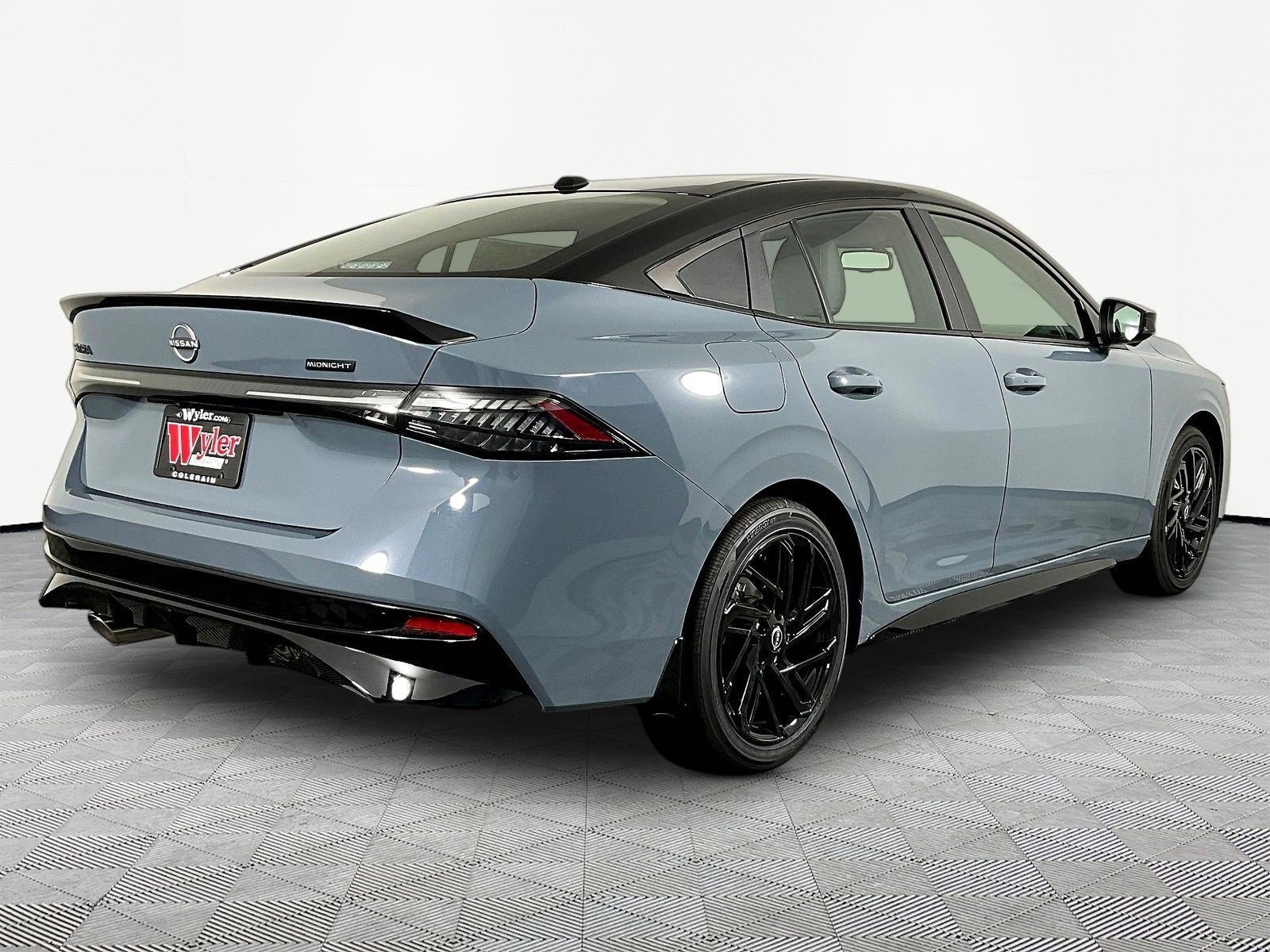 New 2027 Nissan Sentra SR w/ SR Premium Package FWD image 7