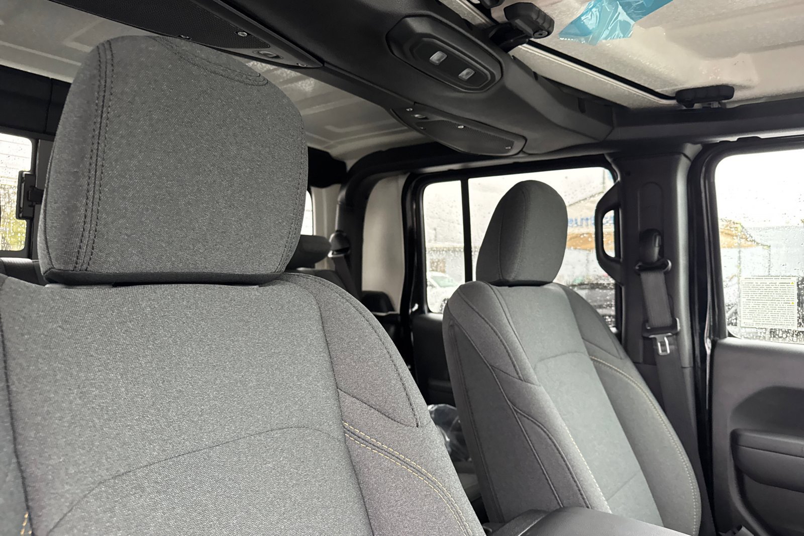 New 2025 Jeep Gladiator Sport image 15