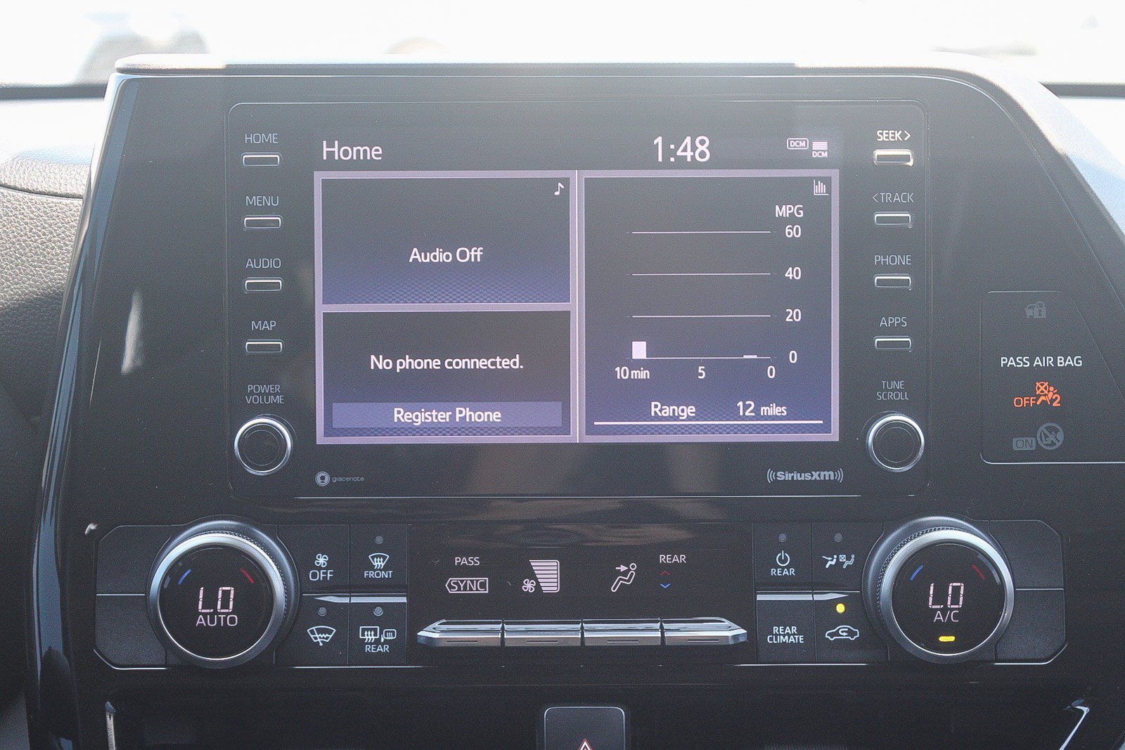 Used 2021 Toyota Highlander L FWD image 15