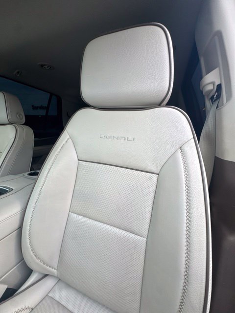 Used 2023 GMC Yukon Denali AWD/4WD image 32