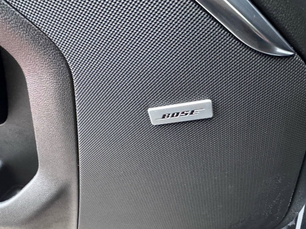 Used 2022 GMC Yukon Denali w/ Denali Premium Package image 12