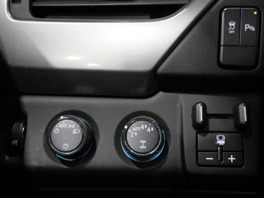 Used 2019 Chevrolet Tahoe LS w/ All-Season Package AWD/4WD image 13