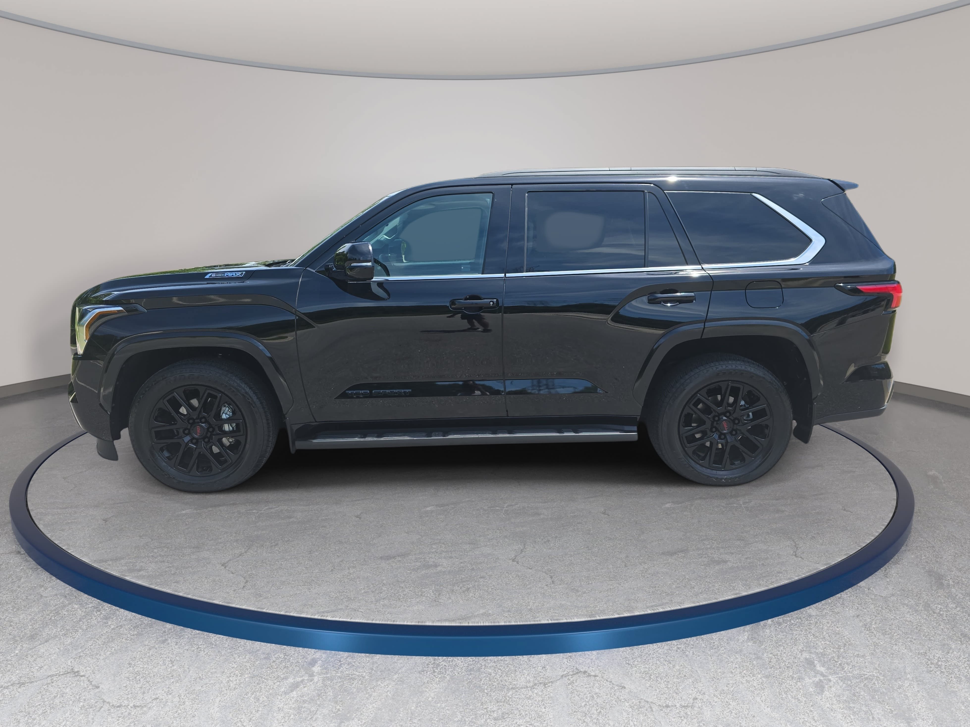 Used 2023 Toyota Sequoia SR5 w/ SR5 Premium Package RWD image 8