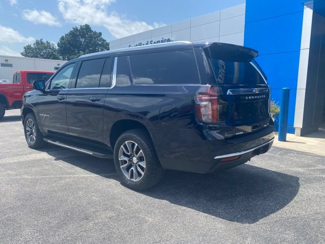 Used 2022 Chevrolet Suburban LT w/ Luxury Package AWD/4WD image 3