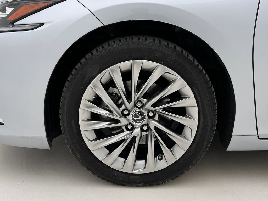 Used 2023 Lexus ES 300h Ultra Luxury image 23