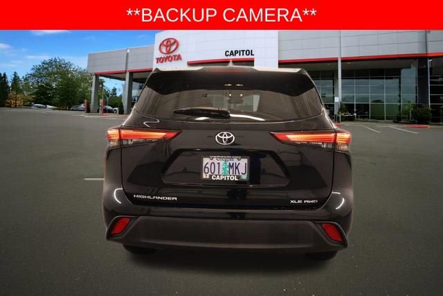 Used 2021 Toyota Highlander XLE AWD/4WD image 6