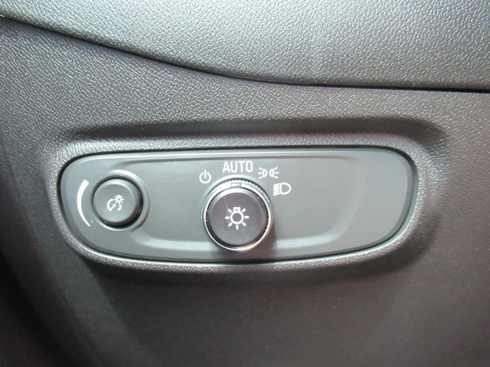 Used 2024 Chevrolet Equinox LS w/ LS Convenience Package FWD image 21