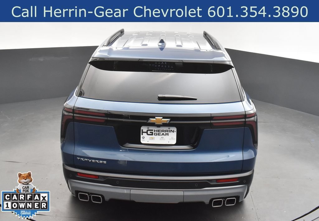 Used 2025 Chevrolet Traverse LT FWD image 32