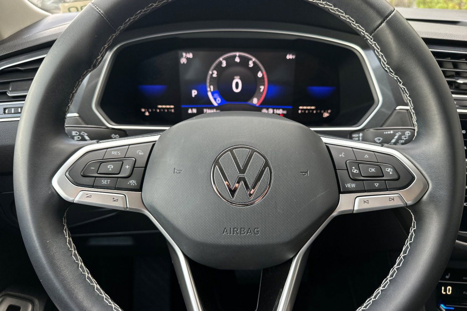 Used 2022 Volkswagen Tiguan SE FWD image 24