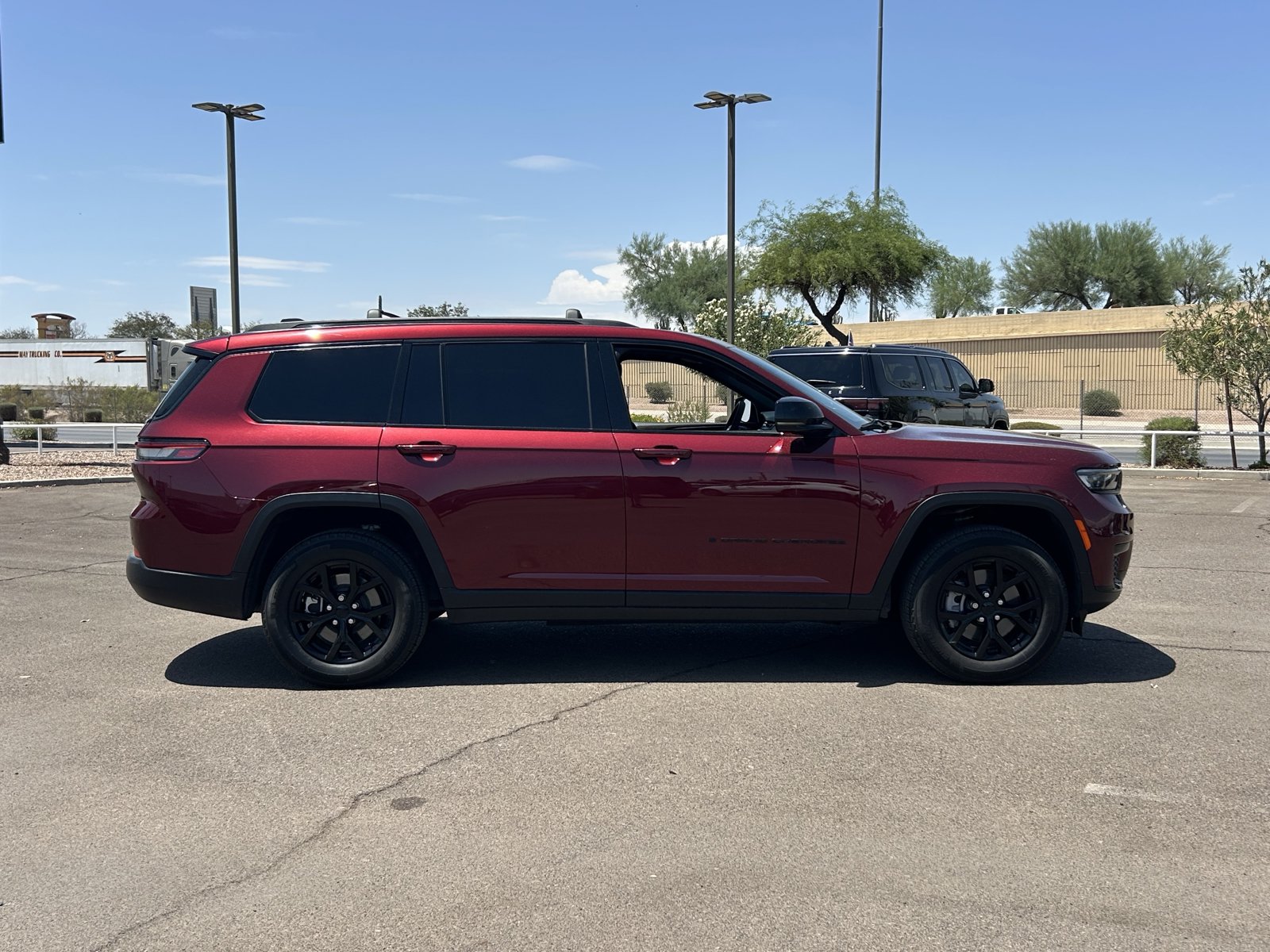 Used 2024 Jeep Grand Cherokee L Altitude AWD/4WD image 6