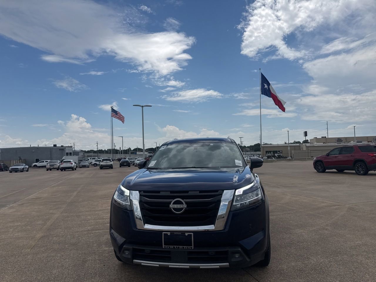Certified 2022 Nissan Pathfinder SL w/ Lighting Package (N92) FWD image 5