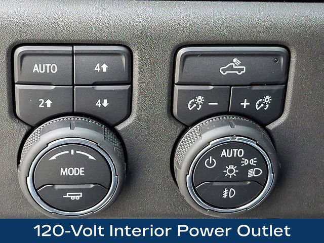 Used 2025 Chevrolet Silverado 1500 LT Trail Boss w/ LPO, Dark Essentials Package image 17