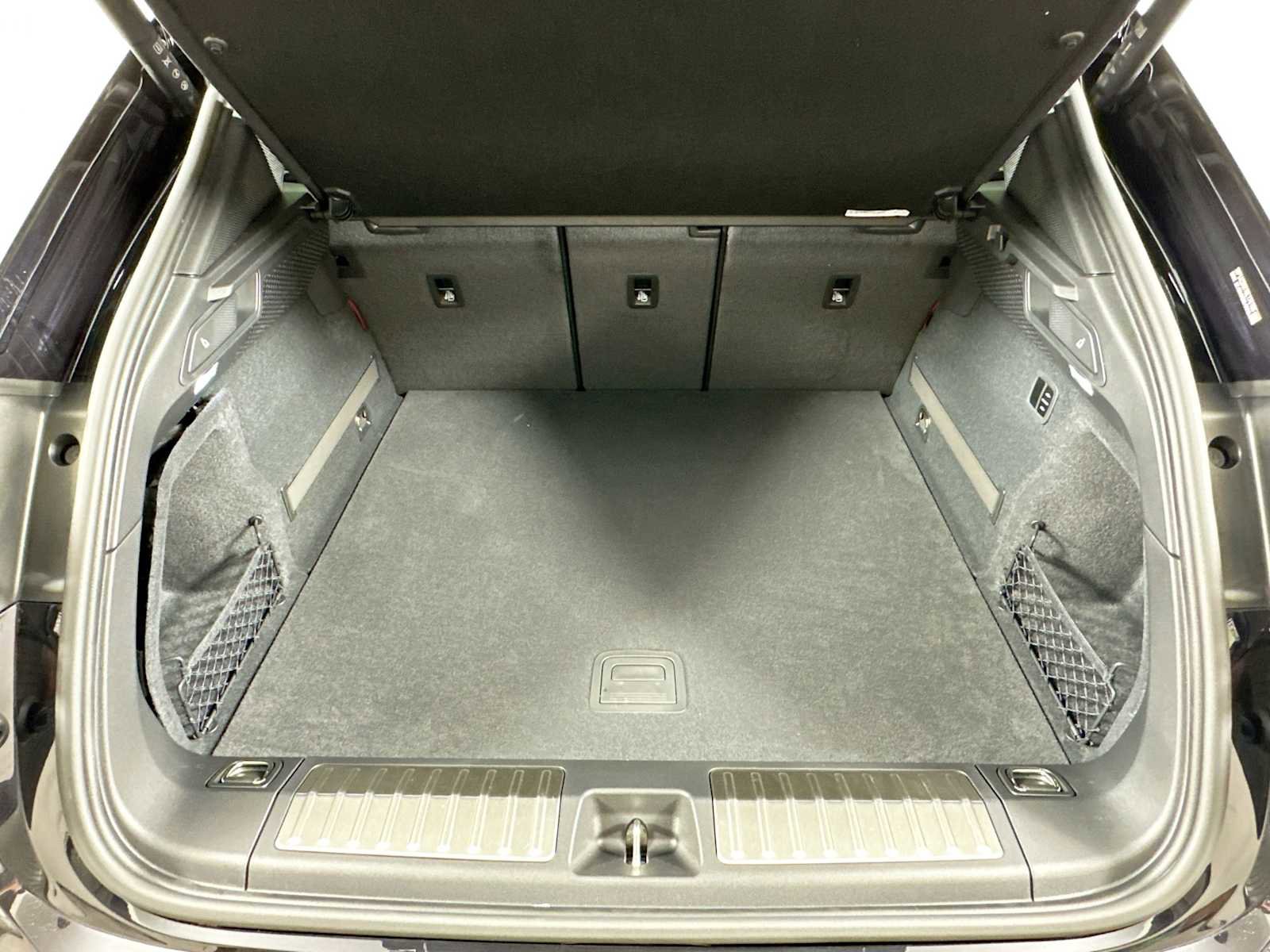 New 2025 Porsche Macan Turbo Electric image 27