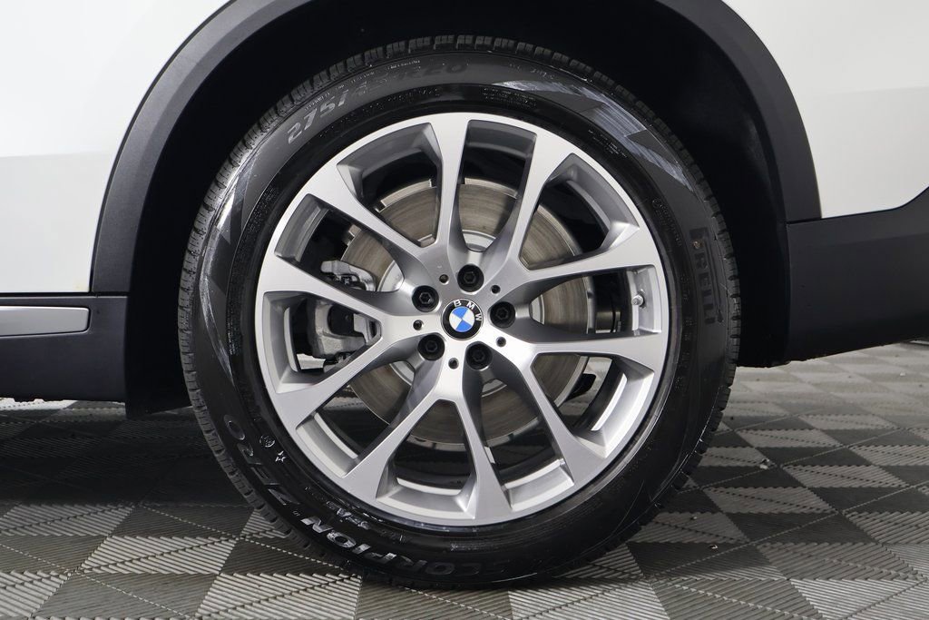 New 2026 BMW X5 xDrive50e w/ Climate Comfort Package image 10