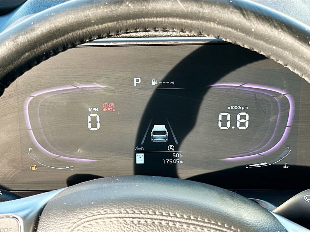 Certified 2025 Kia Telluride LX image 12