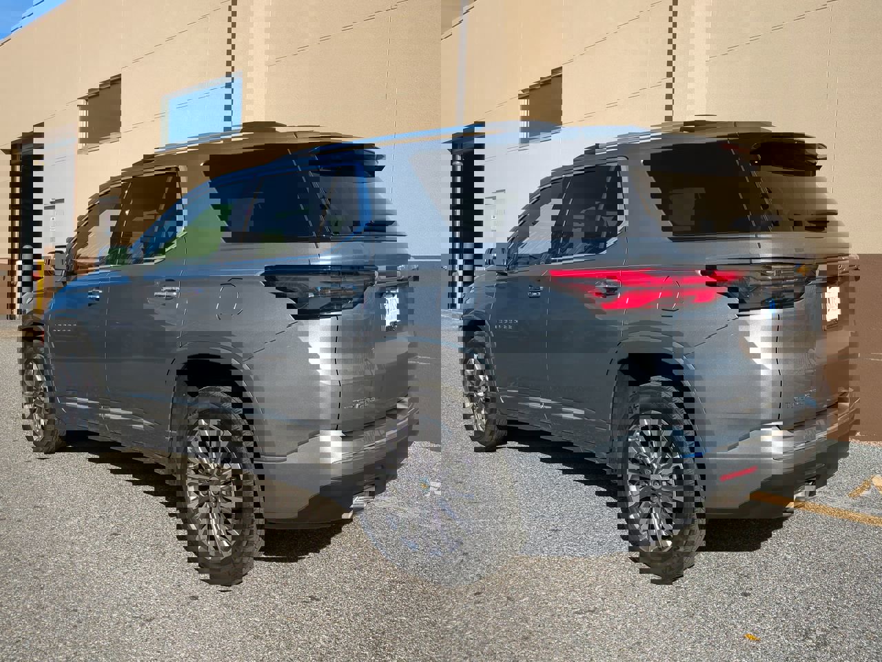 Used 2023 Chevrolet Traverse Premier image 6