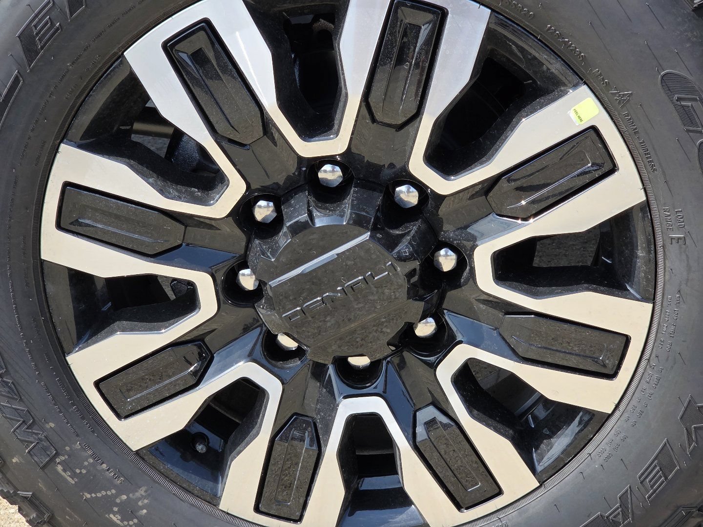 New 2026 GMC Sierra 3500 Denali Ultimate AWD/4WD image 13
