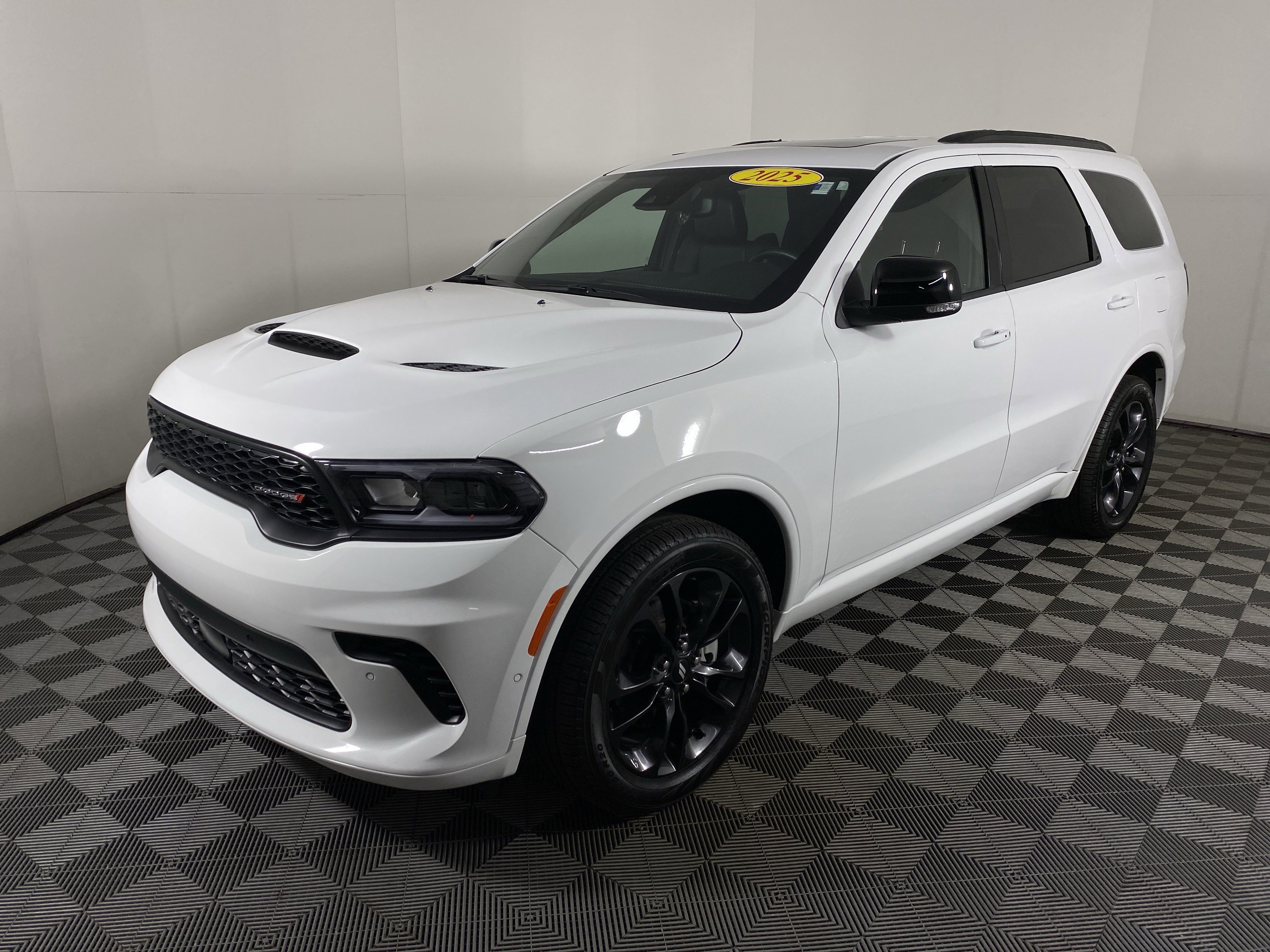 Used 2025 Dodge Durango GT image 12