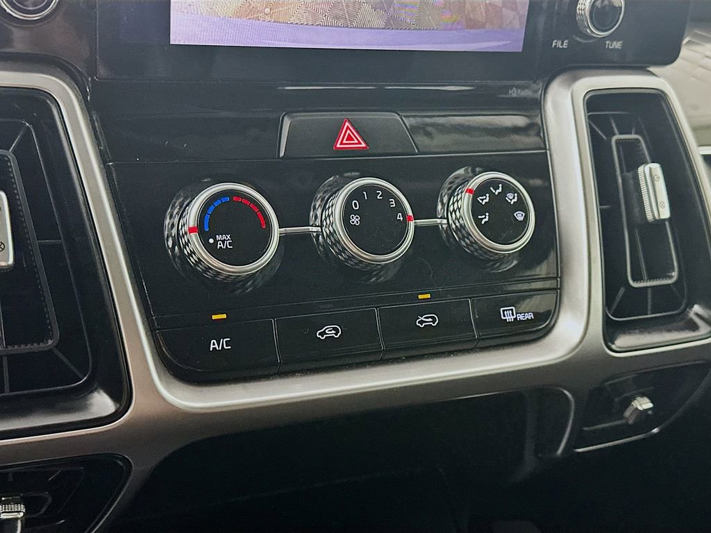 Used 2022 Kia Sorento LX image 18