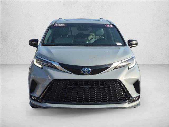 Used 2024 Toyota Sienna XSE FWD video 2