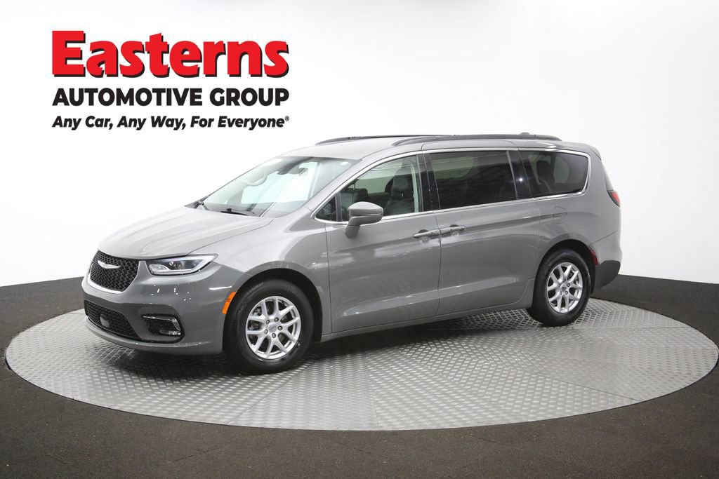 Used 2022 Chrysler Pacifica Touring-L image 58