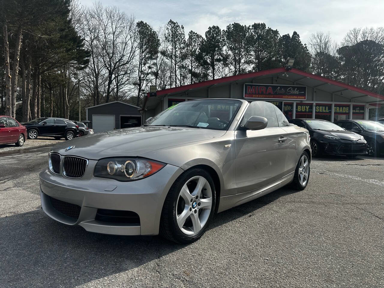 Used 2010 BMW 135i Convertible image 2