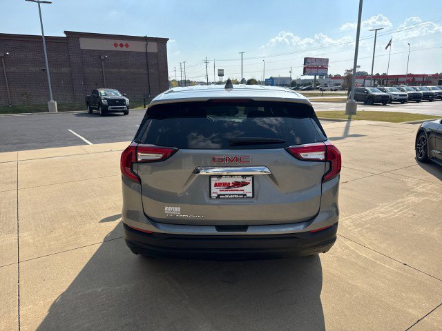 Used 2024 GMC Terrain SLE image 5