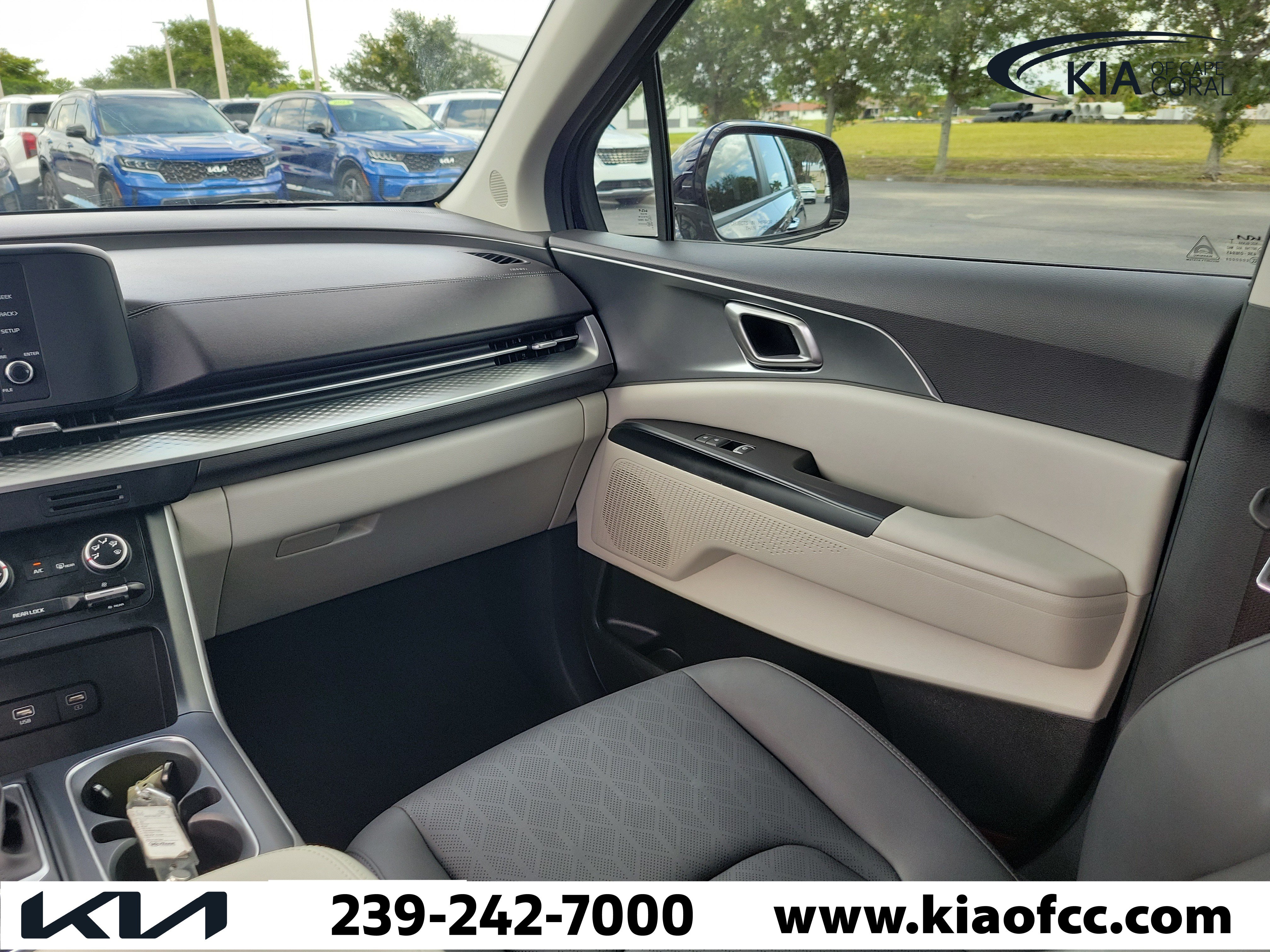Certified 2023 Kia Carnival LX FWD image 17