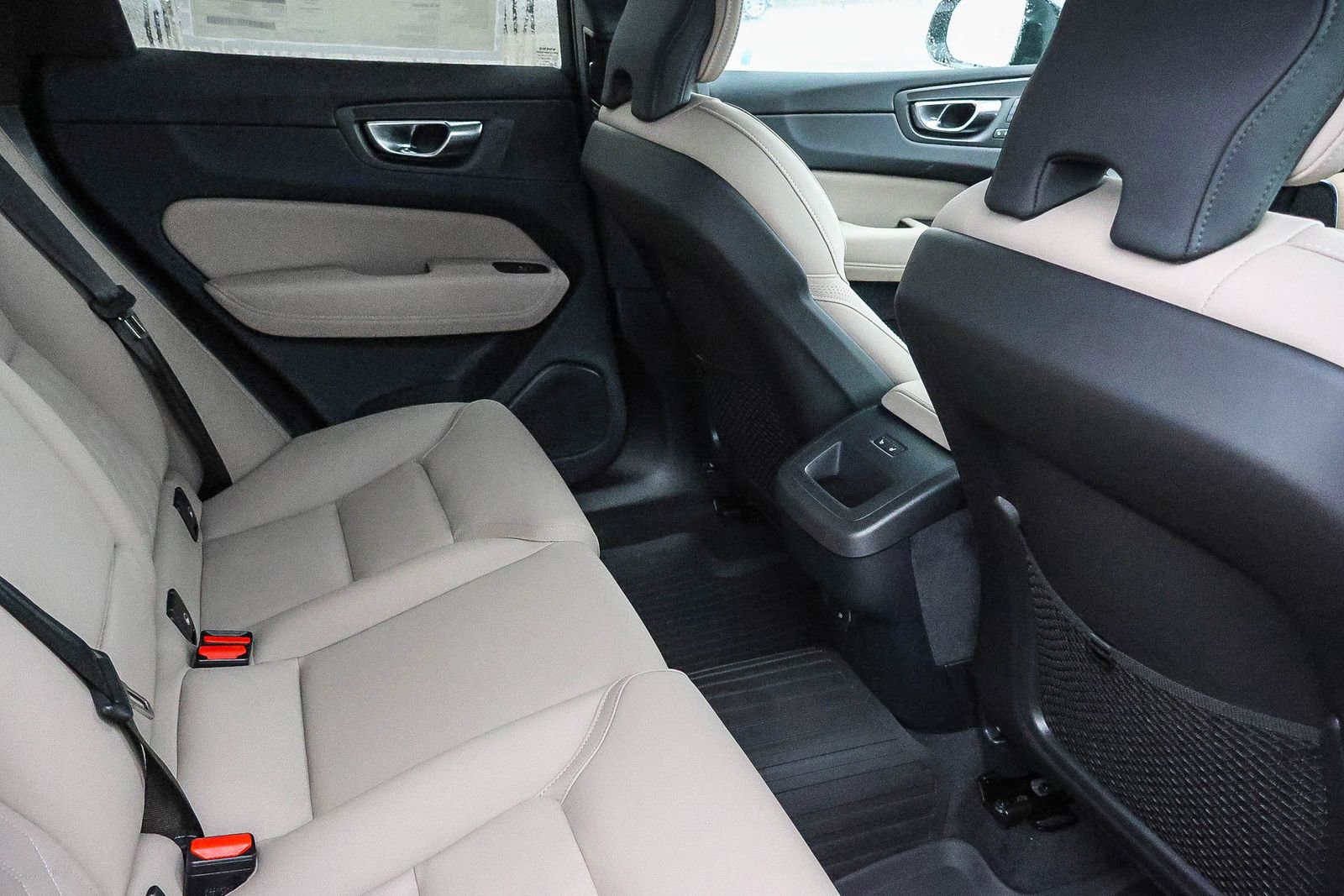 New 2026 Volvo XC60 B5 Core w/ Climate Package image 20