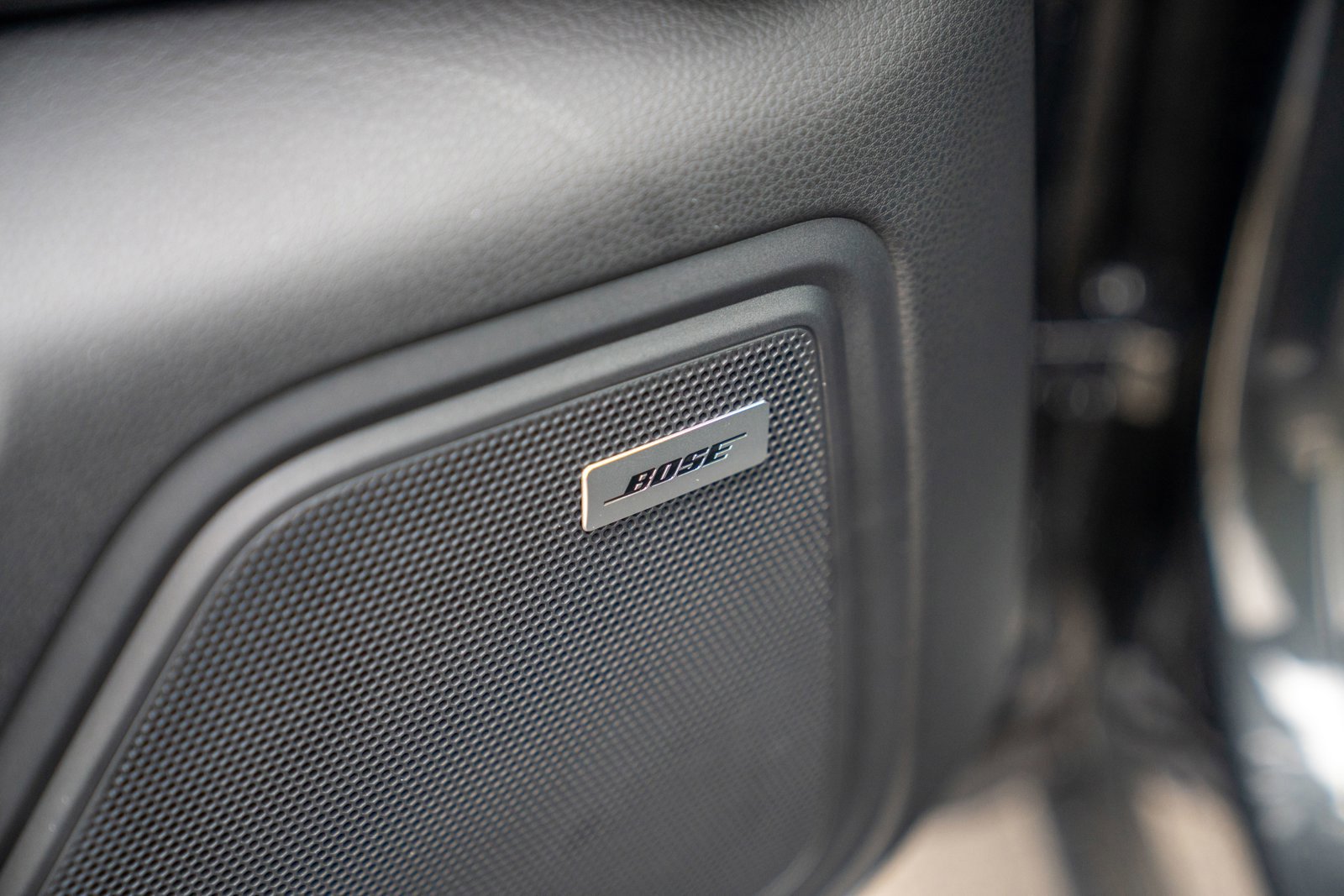 Certified 2025 Porsche Macan image 11