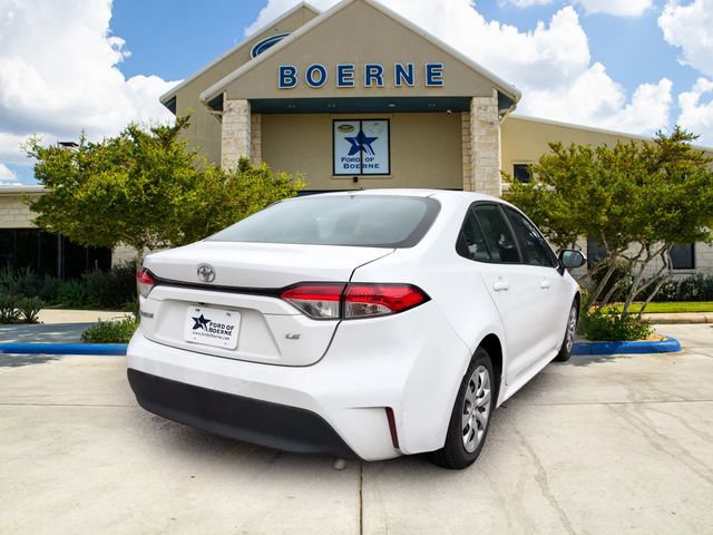 Used 2023 Toyota Corolla LE FWD image 5