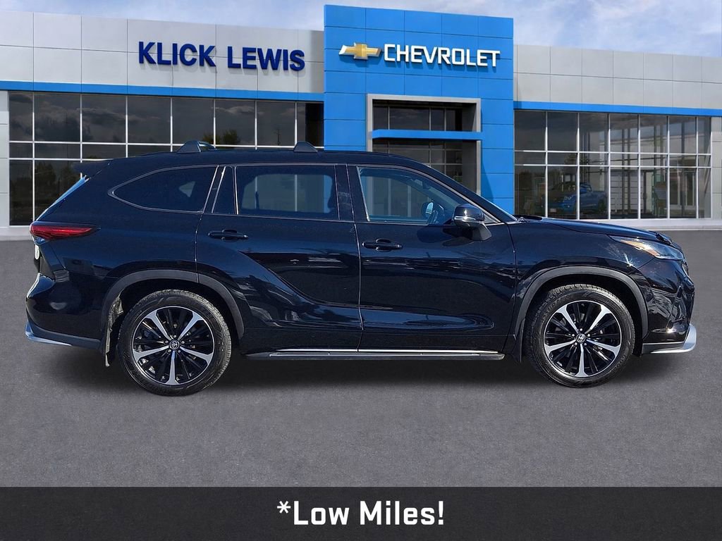 Used 2021 Toyota Highlander XSE image 9