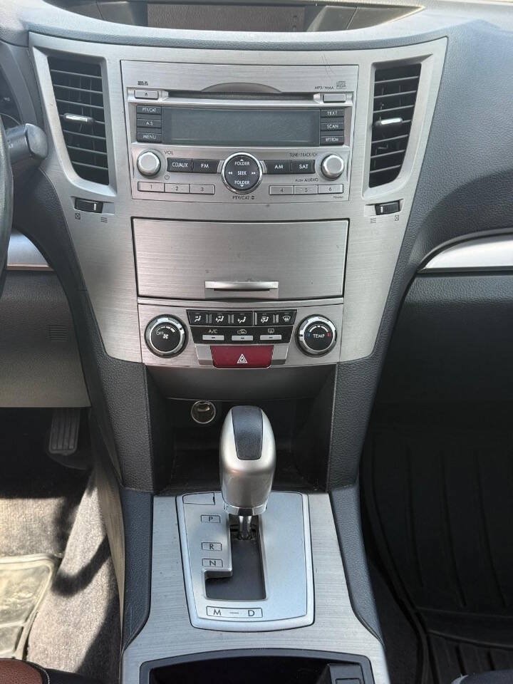 Used 2010 Subaru Outback 2.5i Premium AWD/4WD image 13
