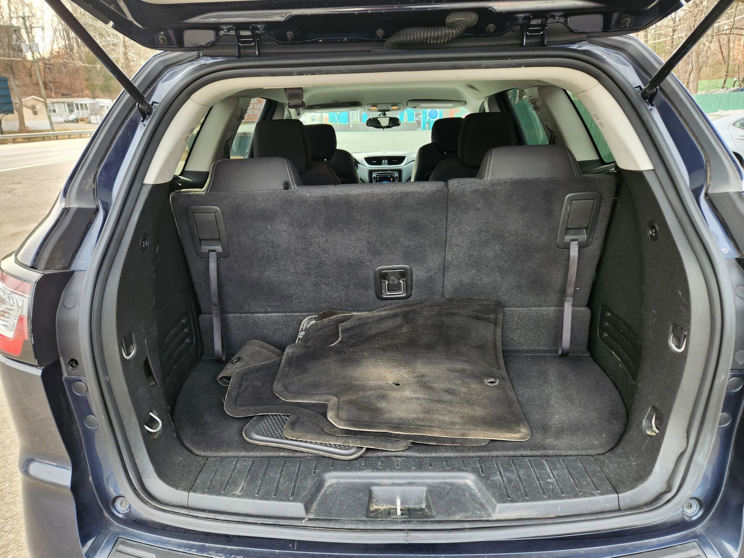 Used 2017 Chevrolet Traverse LT w/ Style and Technology Package image 15