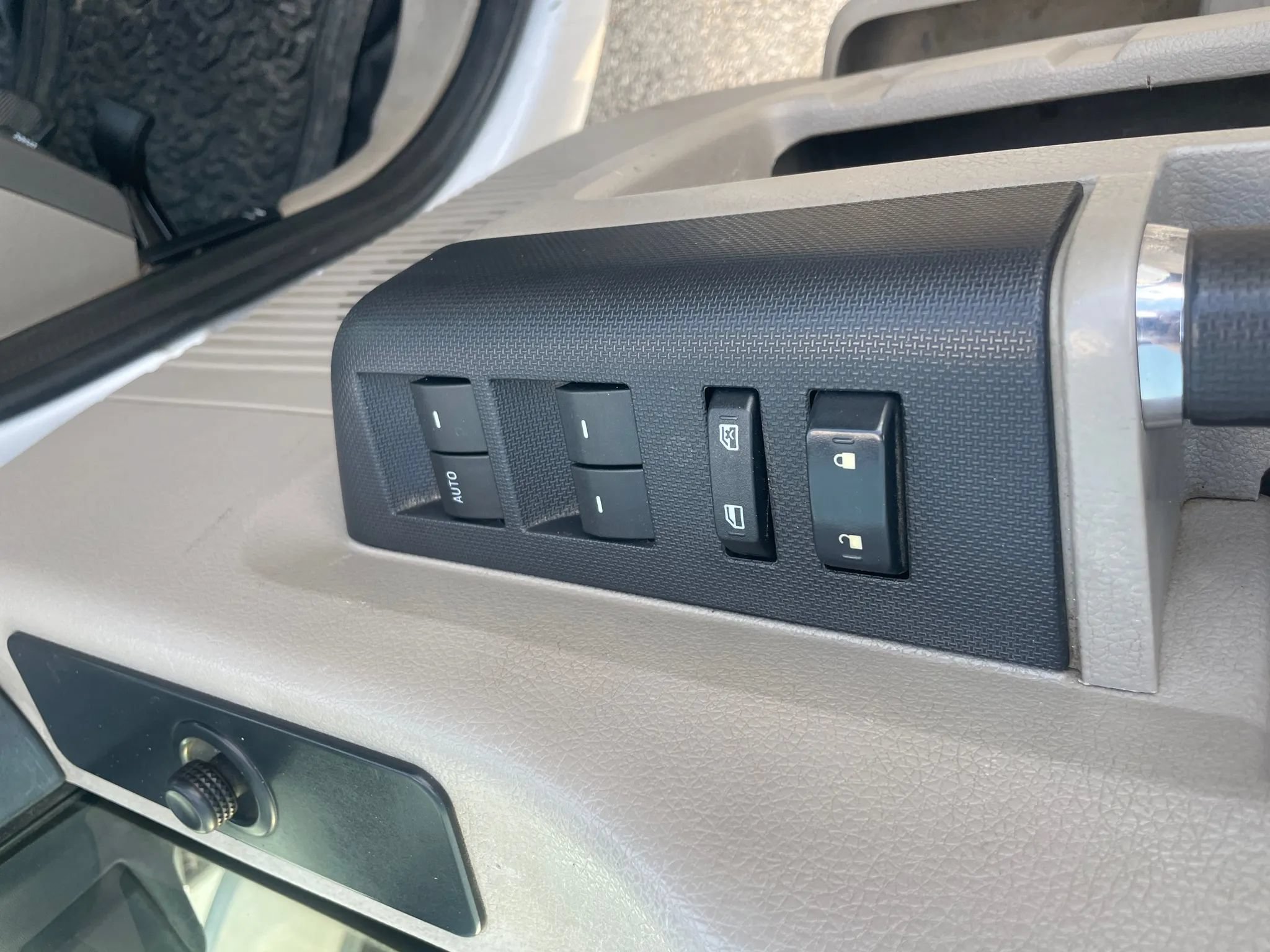 Used 2008 Ford F550 2WD Crew Cab Super Duty image 19