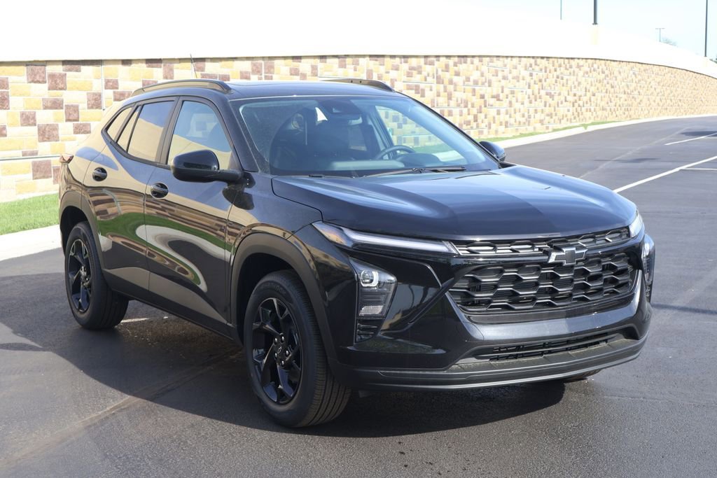 New 2026 Chevrolet Trax LT w/ Sunroof Package FWD image 10