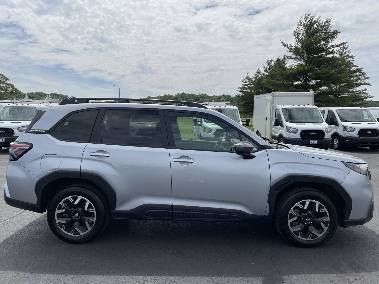 Used 2025 Subaru Forester Premium AWD/4WD image 6