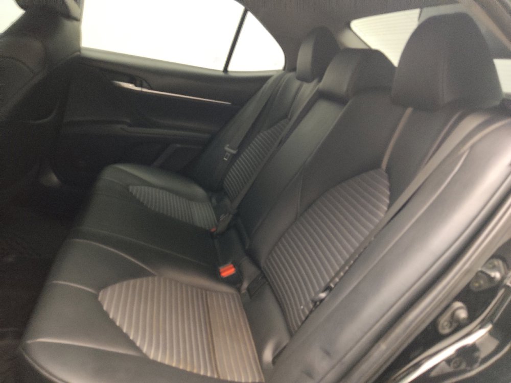 Used 2021 Toyota Camry SE FWD image 18